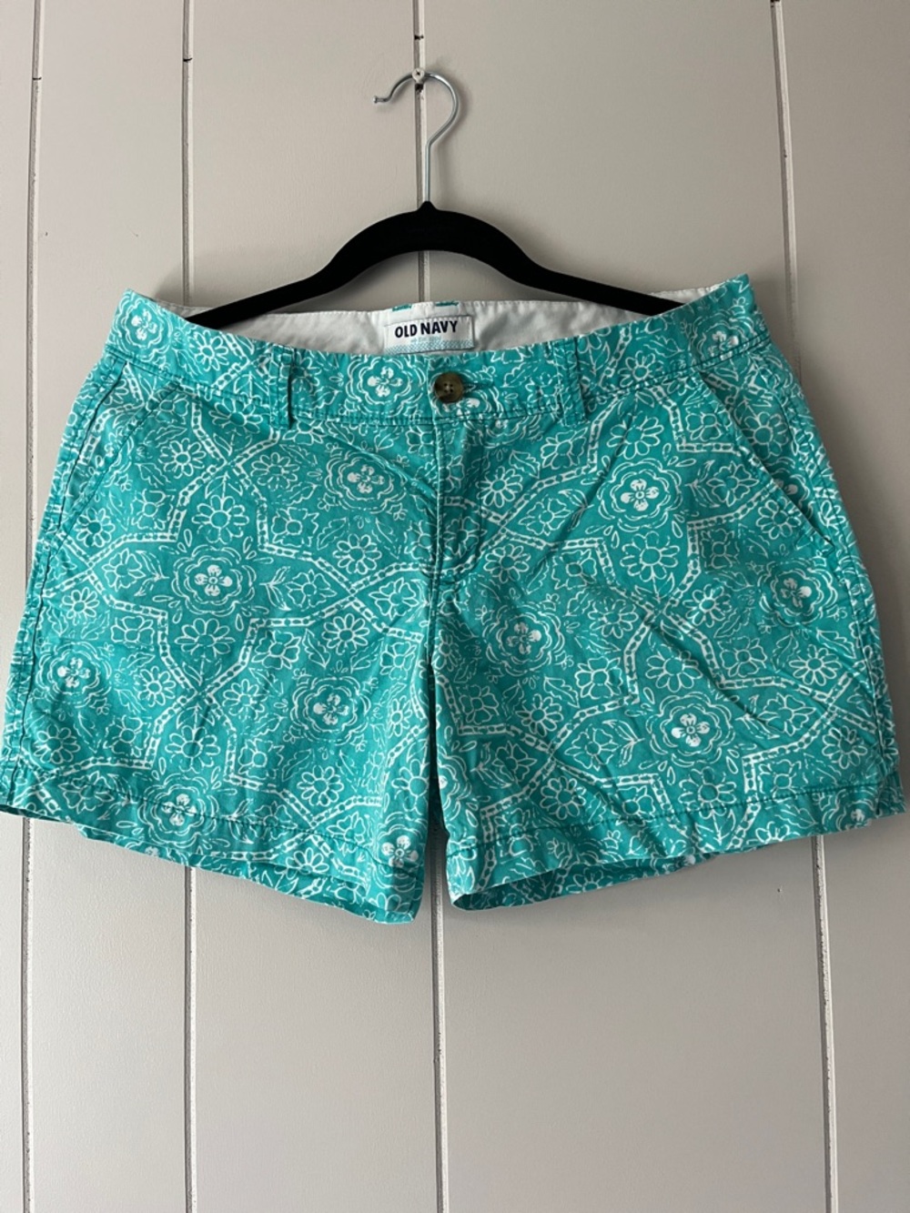 Old Navy Turquoise Floral-Patterned Women's Shorts